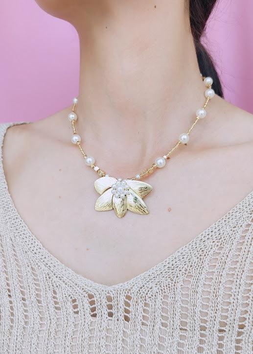 COLLAR PERLA FLOR - Mayorista